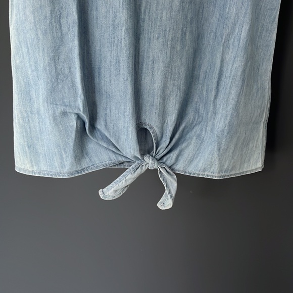 Chambray Sleeveless Tie-Front Tank Top - Picture 3 of 3
